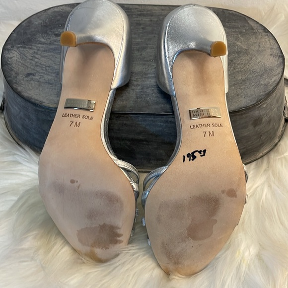 #0165 - Badgley Mischka Women's Silver Heels-Worn 1 time-7 - Picture 9 of 12